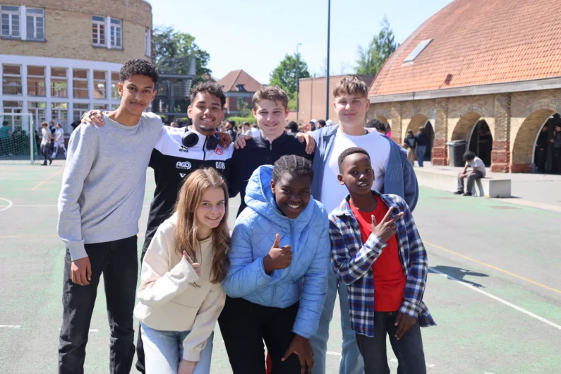 Groepsfoto speelplaats